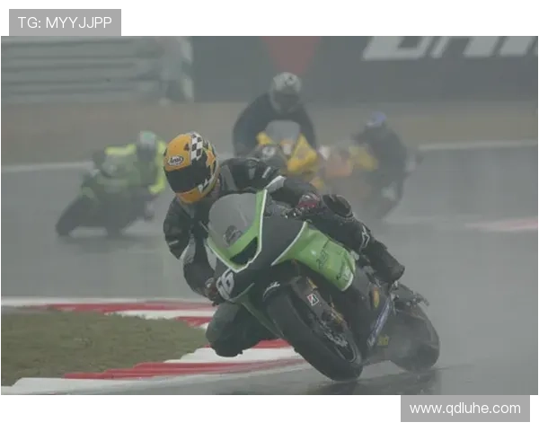 摩托大奖赛新赛季焦点热议车手激战赛道动态全景速递深度观察前瞻