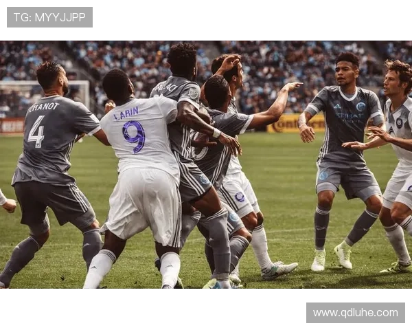 联盟焦点之战再引热议各队争夺季后赛席位竞争态势进入白热化阶段